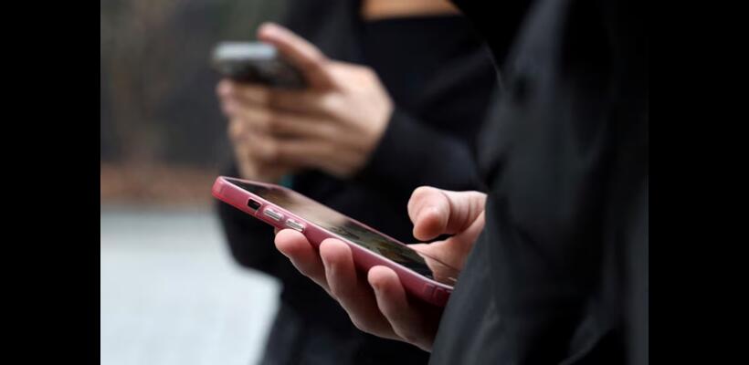 Φρένο στα social media για τους κάτω των 15 - Ενέκρινε Σχέδιο Δράσης το Υπουργικό