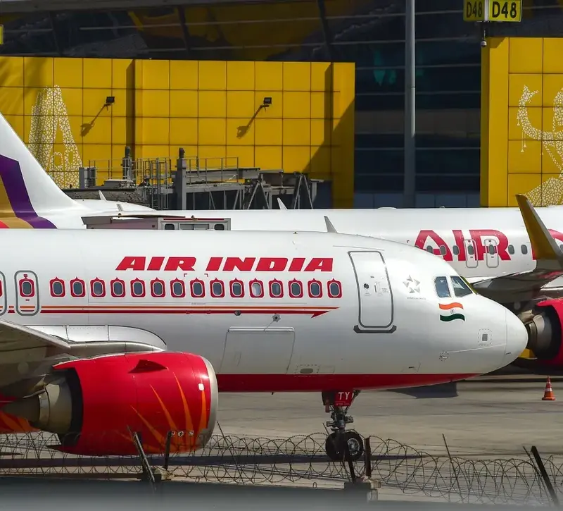 Air India: Νέα στρατηγική με φθηνότερα εισιτήρια χωρίς δωρεάν γεύματα για να «χτυπήσει» τις low-cost αεροπορικές