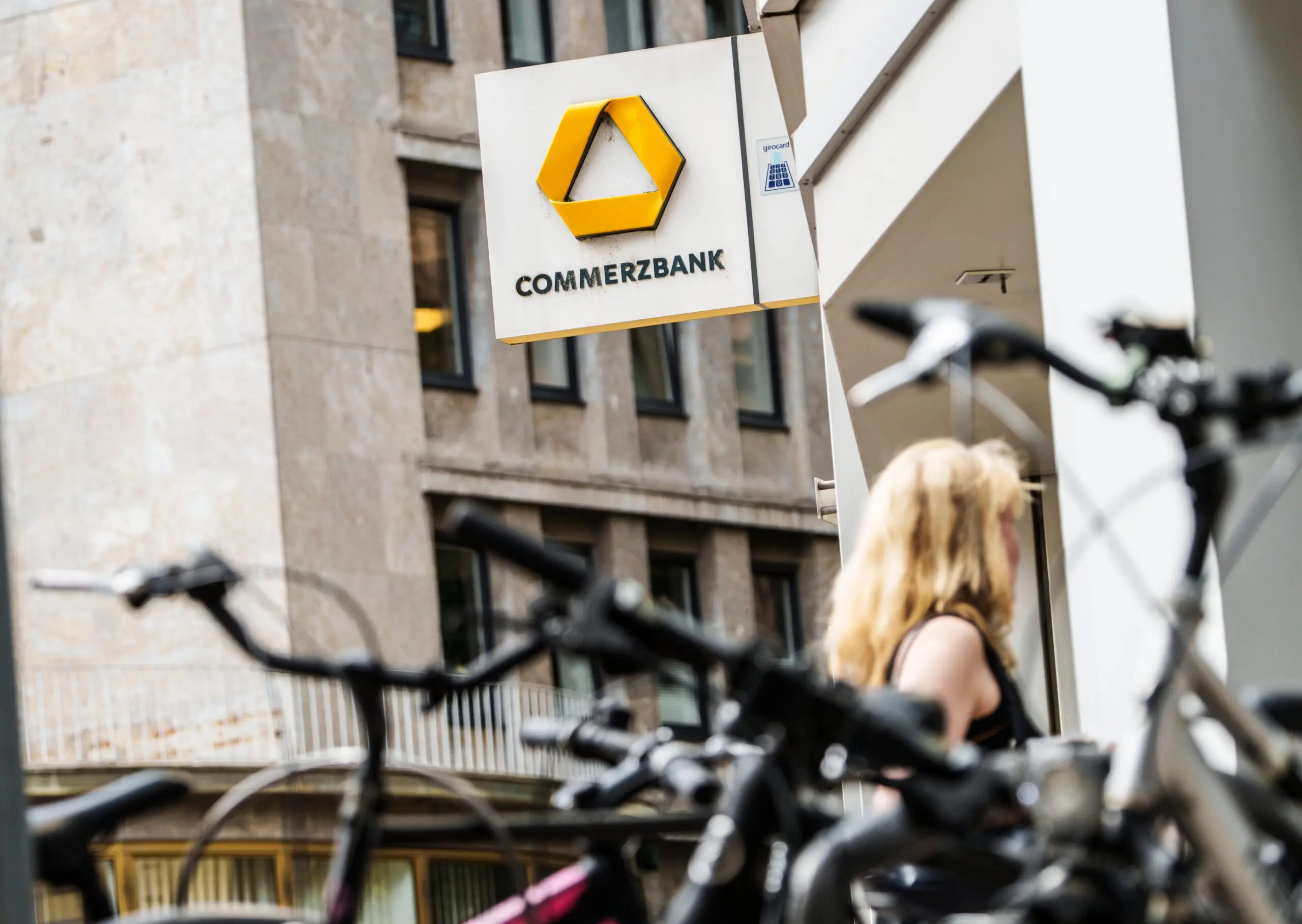 Commerzbank: Η Γερμανία ανοίγει την πόρτα για πώληση του 12,7% στη UniCredit