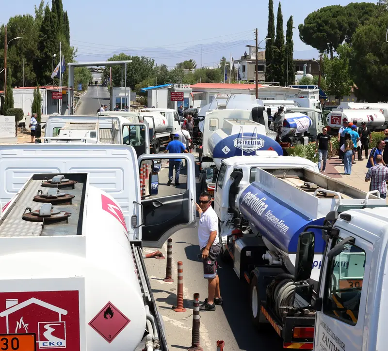 Στο περίμενε για επιστροφή φόρου οι πρατηριούχοι – Βράζουν και για τα βυτιοφόρα