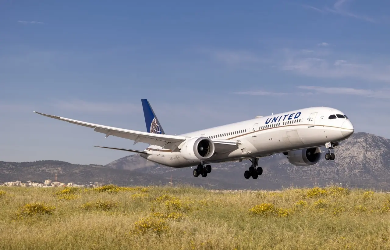 United και American Airlines: Η εκτίναξη του κόστους καυσίμων μπορεί να οδηγήσει σε περικοπές πτήσεων