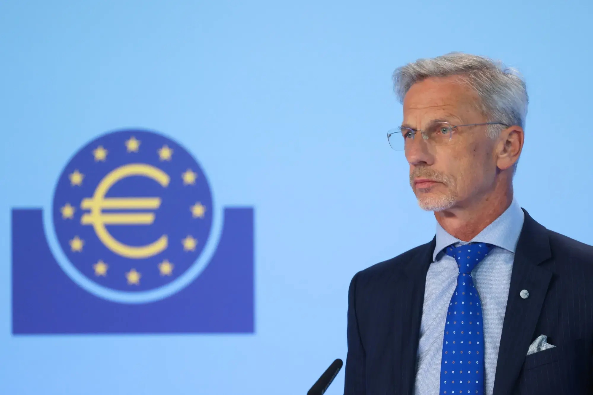 Ο αντιπρόεδρος της ΕΚΤ μετριάζει τις προσδοκίες για αυξήσεις επιτοκίων