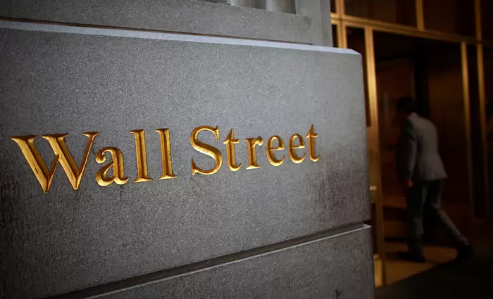 Wall Street: Πώς η τεχνητή νοημοσύνη απορροφά κεφάλαια με ρυθμούς-ρεκόρ και αλλάζει τις ισορροπίες στις αγορές