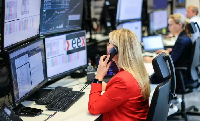 Σε εγρήγορση και με μεικτά πρόσημα οι ευρωαγορές μετά την αναβολή των συνομιλιών ΗΠΑ – Ιράν