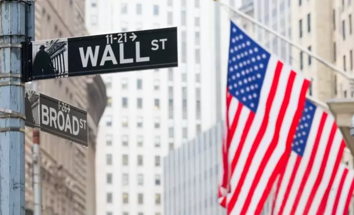 Παραμένει στο «κόκκινο» η Wall Street – Χάνονται κρίσιμα τεχνικά στηρίγματα