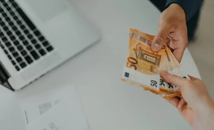 Στα €2.591 ο μέσος μισθός στην Κύπρο το 2025 - Στα €1.953 η διάμεση μηνιαία αμοιβή
