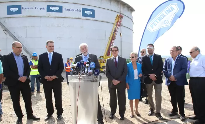 Άρχισε στη Λάρνακα η κατεδάφιση της μεγαλύτερης δεξαμενής καυσίμων