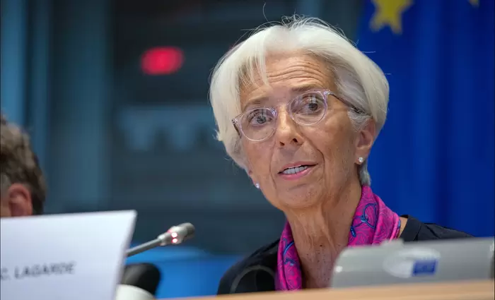 Financial Times: Οι επενδυτές δεν εμπιστεύονται την Κριστίν Λαγκάρντ