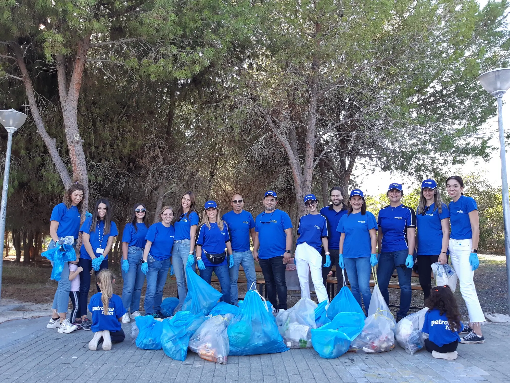 Η Πετρολίνα διαχρονικός χορηγός της εκστρατείας   Let’s do it Cyprus!