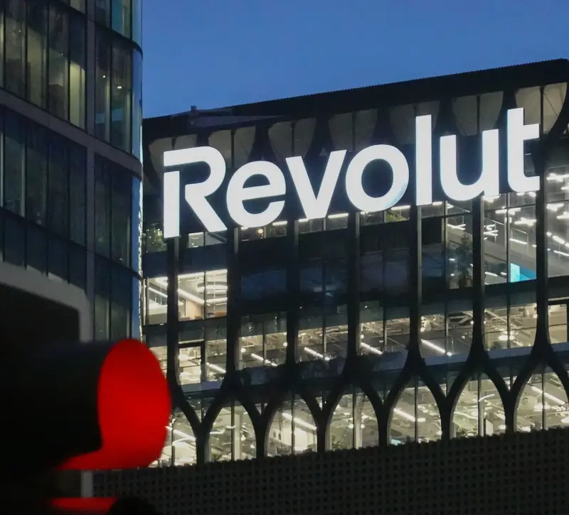 Έπεσε η Revolut, προβλήματα σε όλο τον κόσμο στην πρόσβαση στους λογαριασμούς