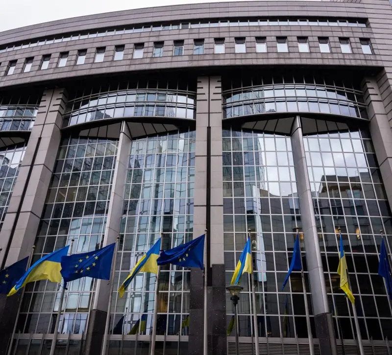 ΕΕ: Εκταμιεύτηκε η πρώτη δόση από τα 90 δισ. στην Ουκρανία - Άτοκο το δάνειο