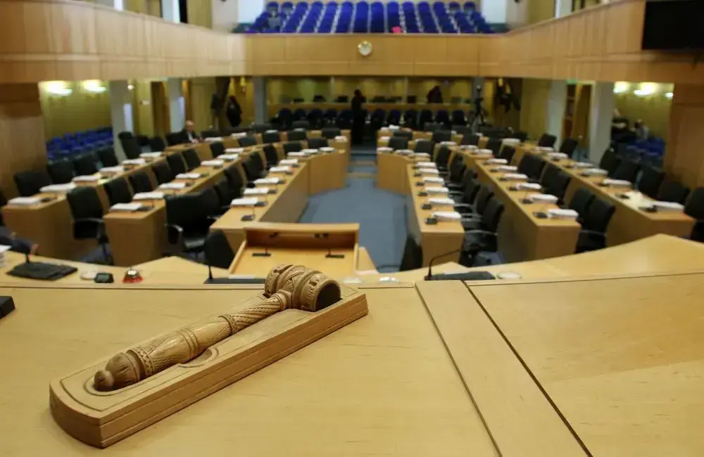 Πρώτη πρόταση νόμου στη νέα Βουλή από ΔΗΚΟ για ενίσχυση ΤΚΑ και συντάξεων από τα έσοδα φυσικού αερίου