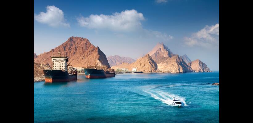 WSJ: Αμερικανική επιχείρηση με μαχητικά αεροσκάφη και ελικόπτερα για να ανοίξουν τα Στενά του Ορμούζ