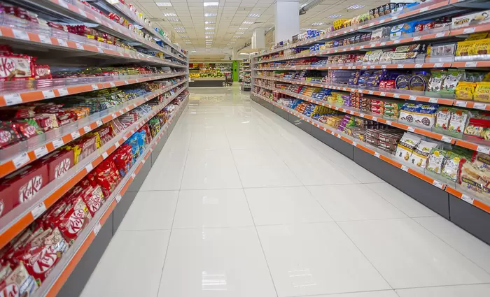 Ανεργία ιστορικά χαμηλή – Oι υπεραγορές χτυπούν καμπανάκι