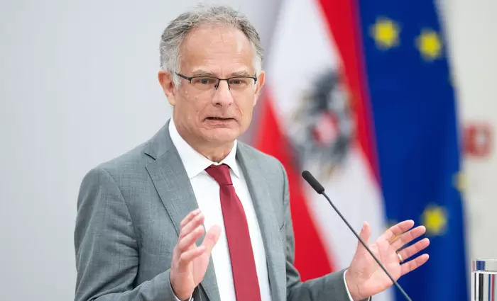 Αυστρία: Περικοπές έως 2 δισ. ευρώ στον προϋπολογισμό – Ανόητος ο πόλεμος, λέει ο ΥΠΟΙΚ