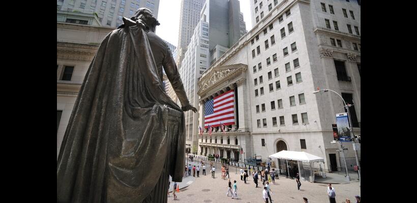 Wall Street: Ανάκαμψη με «καύσιμο» τα κρυπτονομίσματα – Παραμένει ο πονοκέφαλος των ομολόγων