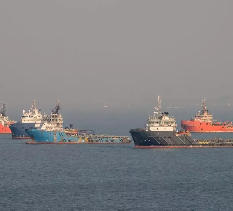 Ο σκιώδης στόλος και τα 60 εκατ. βαρέλια ρωσικού πετρελαίου που διεκδικεί η Ινδία