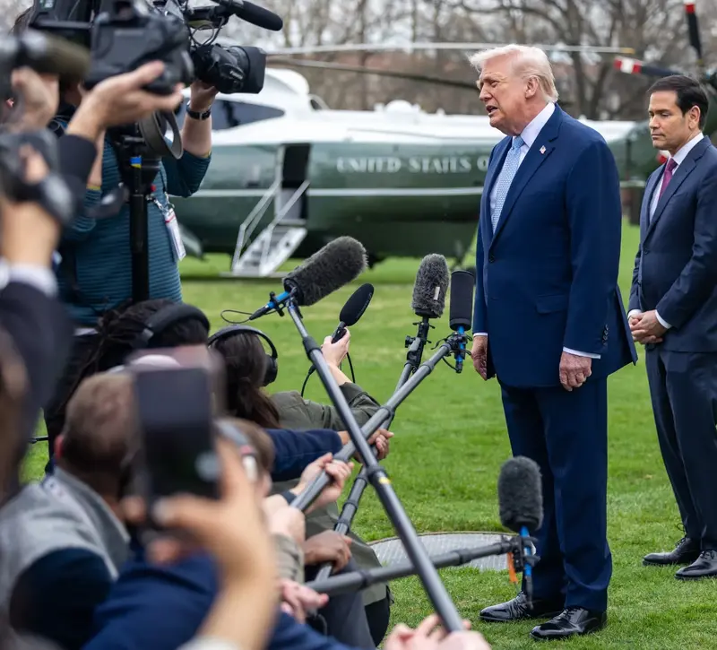 Τραμπ: Τελεσίγραφο 48 ωρών για τα Στενά του Ορμούζ – Τι απαντά η Τεχεράνη