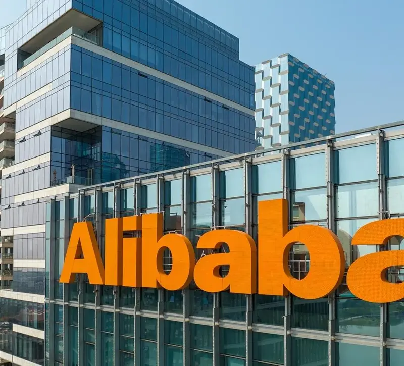 Alibaba: Άλμα 3% στη μετοχή μετά το νέο AI chip και το σχέδιο για data centers άνω των 20 GW