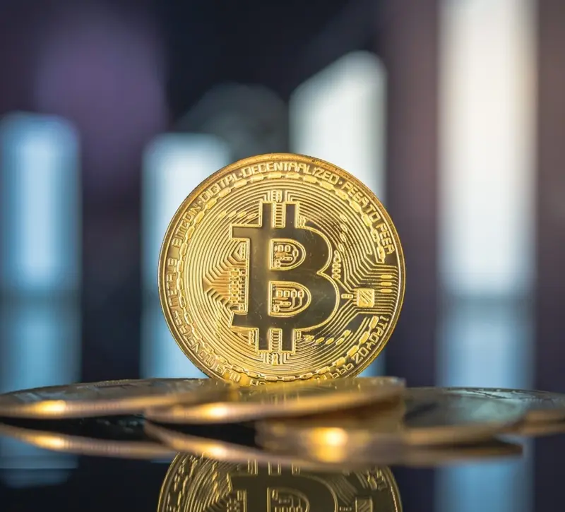 Bitcoin: Επιστροφή στα $3 τρισ. για τα crypto – Γιατί οι traders φοβούνται απότομες διακυμάνσεις