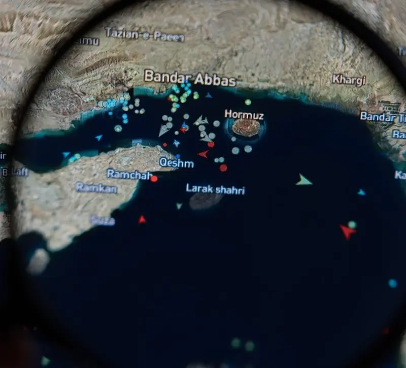 Πόλεμος στο Ιράν: Ο λογαριασμός φτάνει στους Αμερικανούς καταναλωτές – Στα ύψη η πολιτική πίεση στον Τραμπ