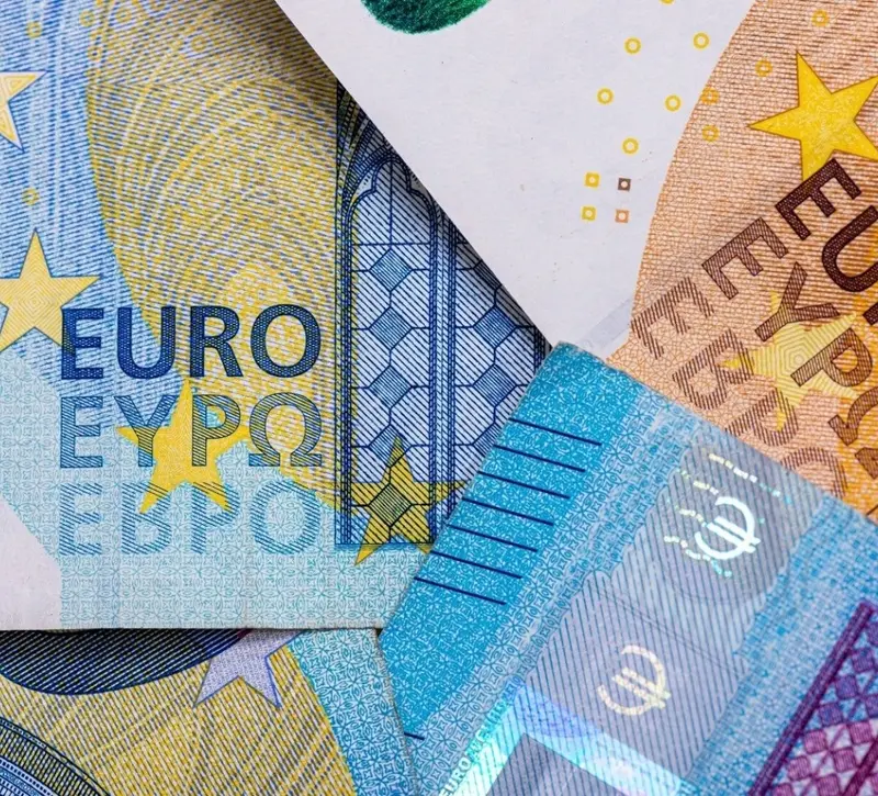 Συμφωνία της ΕΕ για τις τιτλοποιήσεις ξεκλειδώνει δισεκατομμύρια από τις τράπεζες για ανάπτυξη και άμυνα