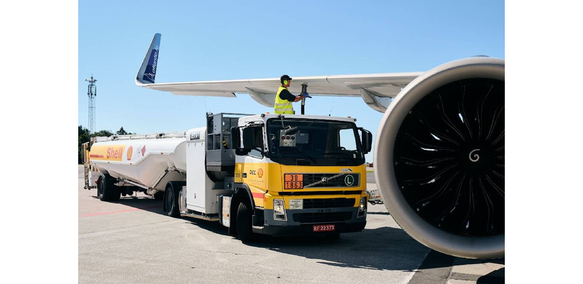 Shell: «Max jet mode» στο μεγαλύτερο διυλιστήριο της Ευρώπης καθώς τα αεροσκάφη στεγνώνουν από καύσιμα