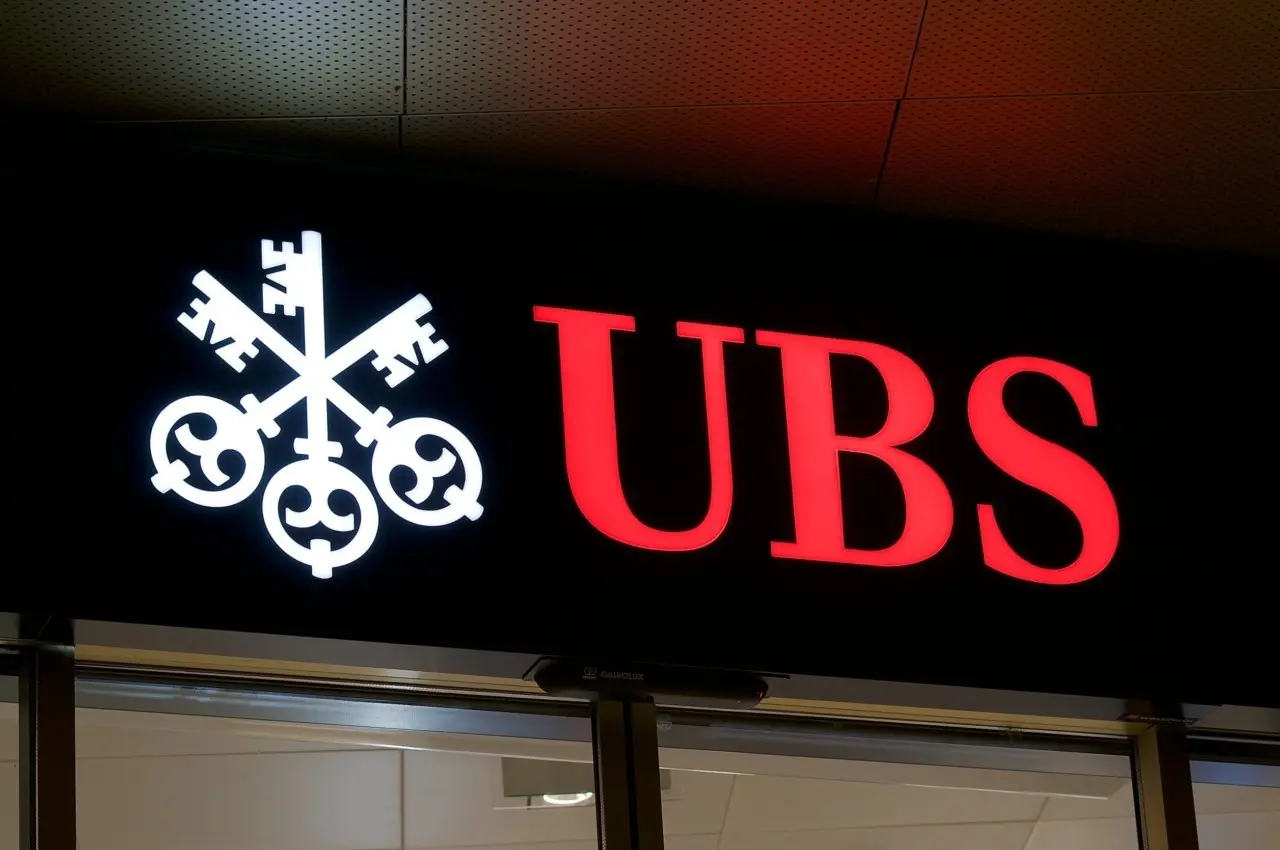 UBS: Οι επενδυτικές προτάσεις που λειτουργούν ως «αντίβαρο» στα ομόλογα
