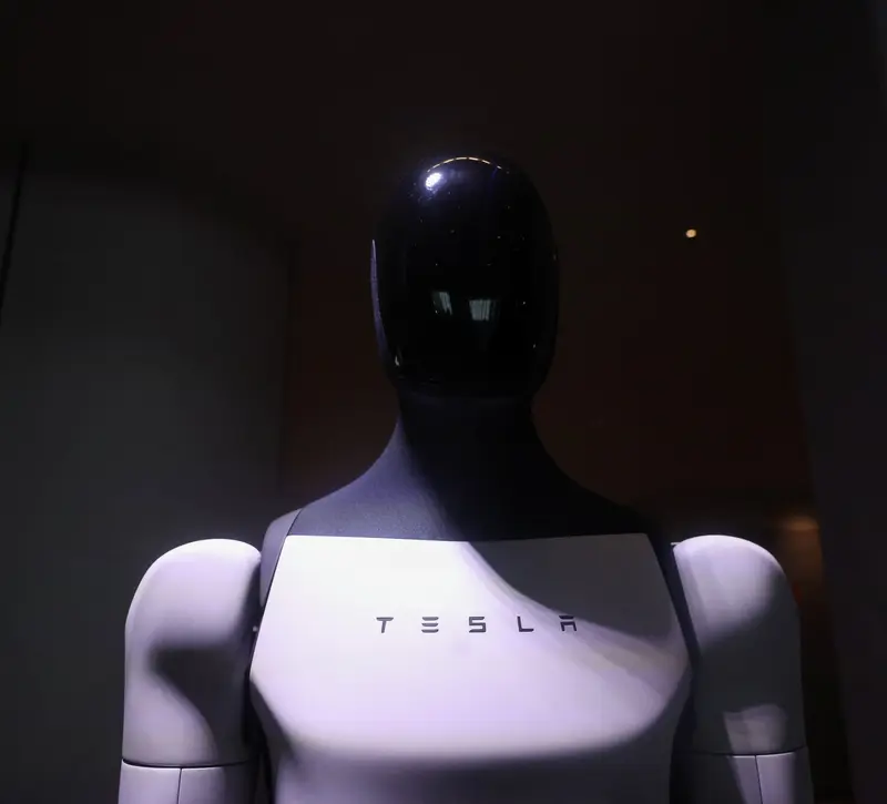 Tesla: Στοίχημα $25 δισ. για AI και ρομποτική - Το μεγάλο pivot του Μασκ