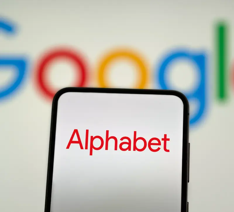 Alphabet: Εκτίναξη 82% στο Google Cloud, αλλά προβληματισμός για τις δαπάνες στην τεχνητή νοημοσύνη