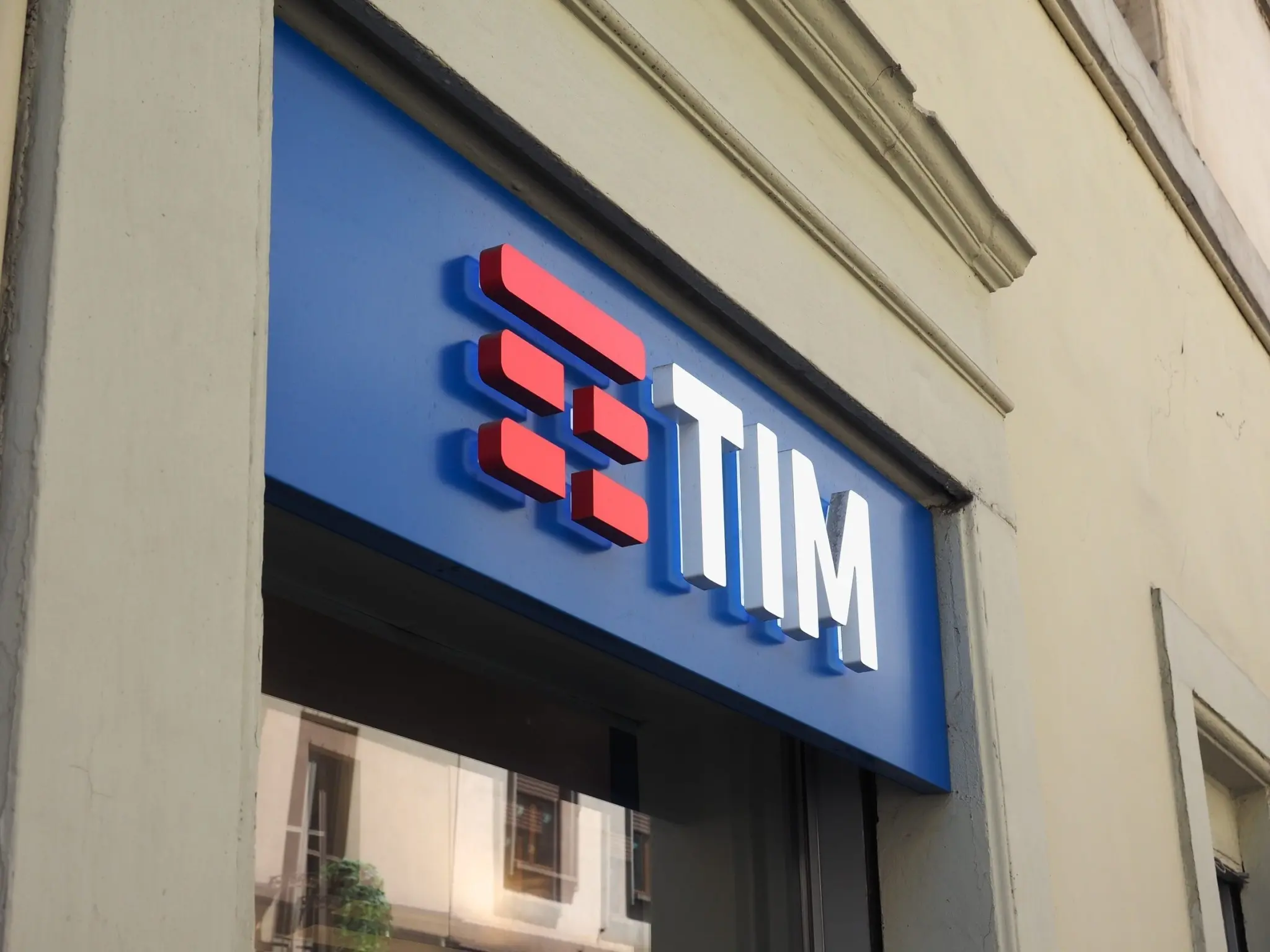 Πρόταση-μαμούθ 10,8 δισ. ευρώ της Poste για την πλήρη εξαγορά της Telecom Italia