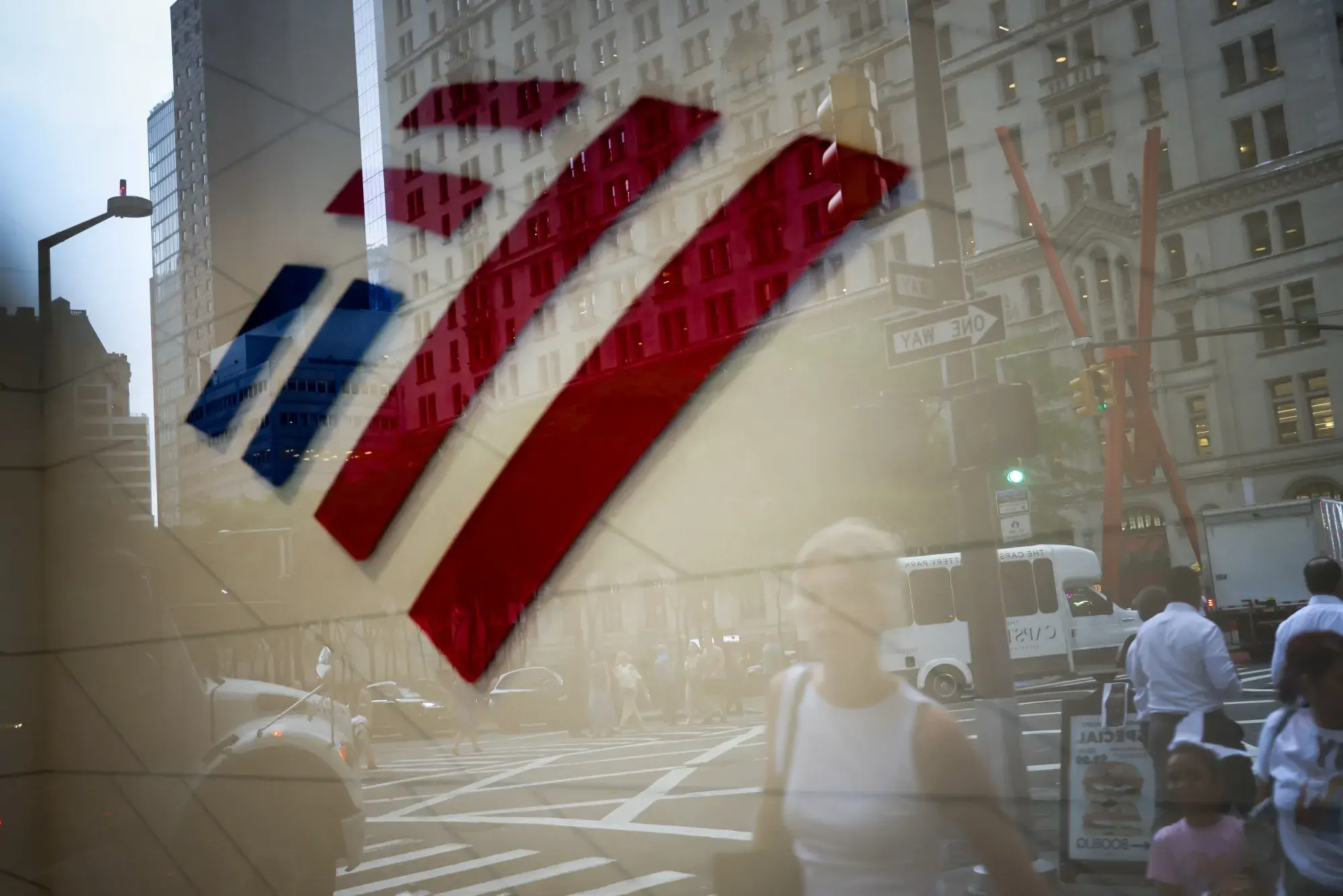 BofA: Πουλήστε μετοχές πριν από το Συμπόσιο του Τζάκσον Χολ – Προειδοποίηση για νέα σοκ στις αγορές