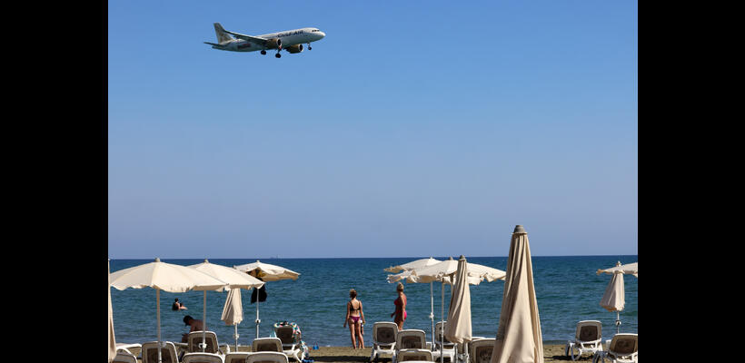 ΠΑΣΥΞΕ: «Θετική εξέλιξη» η αναθεώρηση ταξιδιωτικών οδηγιών από ΗΠΑ και ΗΒ