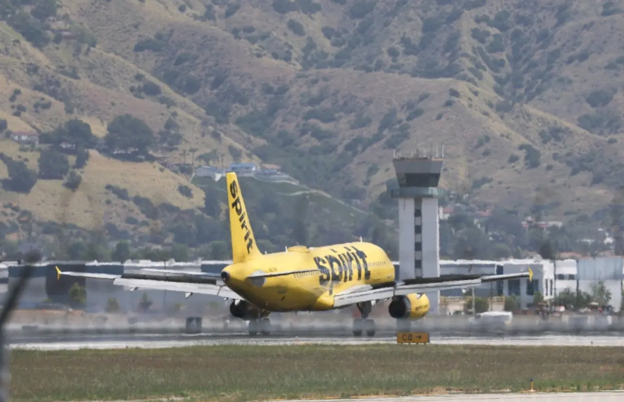 Τίτλοι τέλους για Spirit Airlines μετά το ναυάγιο των συνομιλιών με την κυβέρνηση Τραμπ – Ακυρώθηκαν όλες οι πτήσεις
