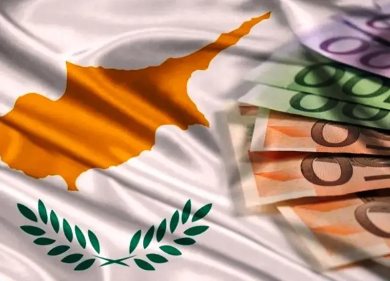 Βελτίωση στο ισοζύγιο τρεχουσών συναλλαγών και μείωση εξωτερικού χρέους το 2025