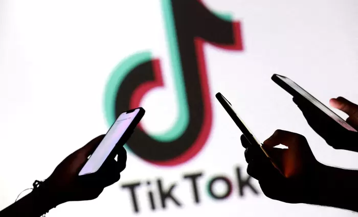 TikTok: Στο στόχαστρο της ΕΕ για την προστασία των παιδιών – Αντιμέτωπο με πρόστιμο-μαμούθ