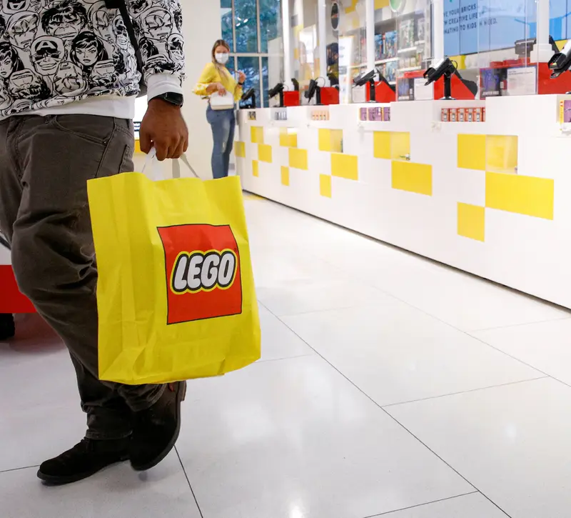 Lego: «Όχι» στην AI για τον σχεδιασμό των διάσημων σετ – Έσοδα ρεκόρ με όπλο την ανθρώπινη δημιουργικότητα