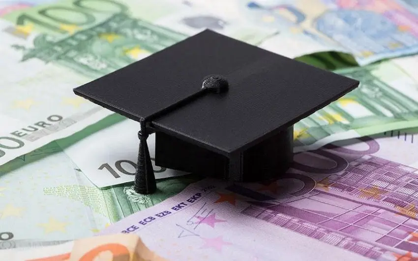 Παράταση για τη φοιτητική χορηγία μετά τα λάθη στις αιτήσεις