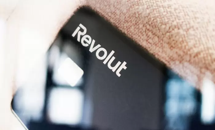 Revolut: Μπαίνει στην παγκόσμια κούρσα των stablecoins με ψηφιακό νόμισμα συνδεδεμένο με το ευρώ