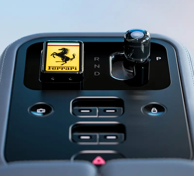 Ferrari: Η μετοχή καταρρέει μετά τις αρνητικές κριτικές για το πρώτο της EV