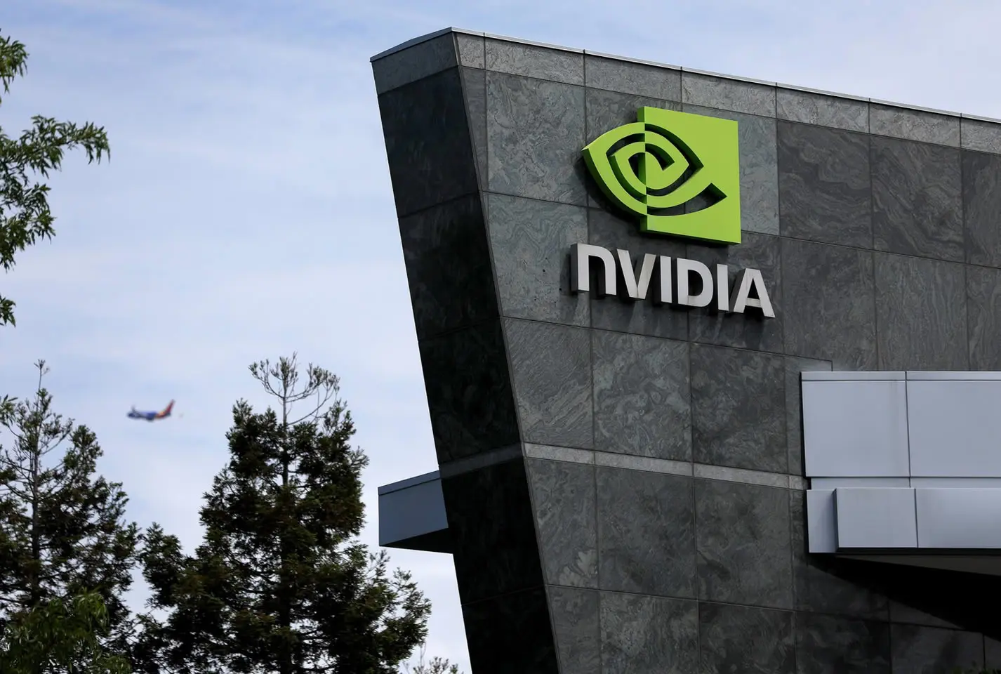 Nvidia: Έσοδα $96,22 δισ. και κέρδη πάνω από τις εκτιμήσεις – Το κρίσιμο τεστ για την AI