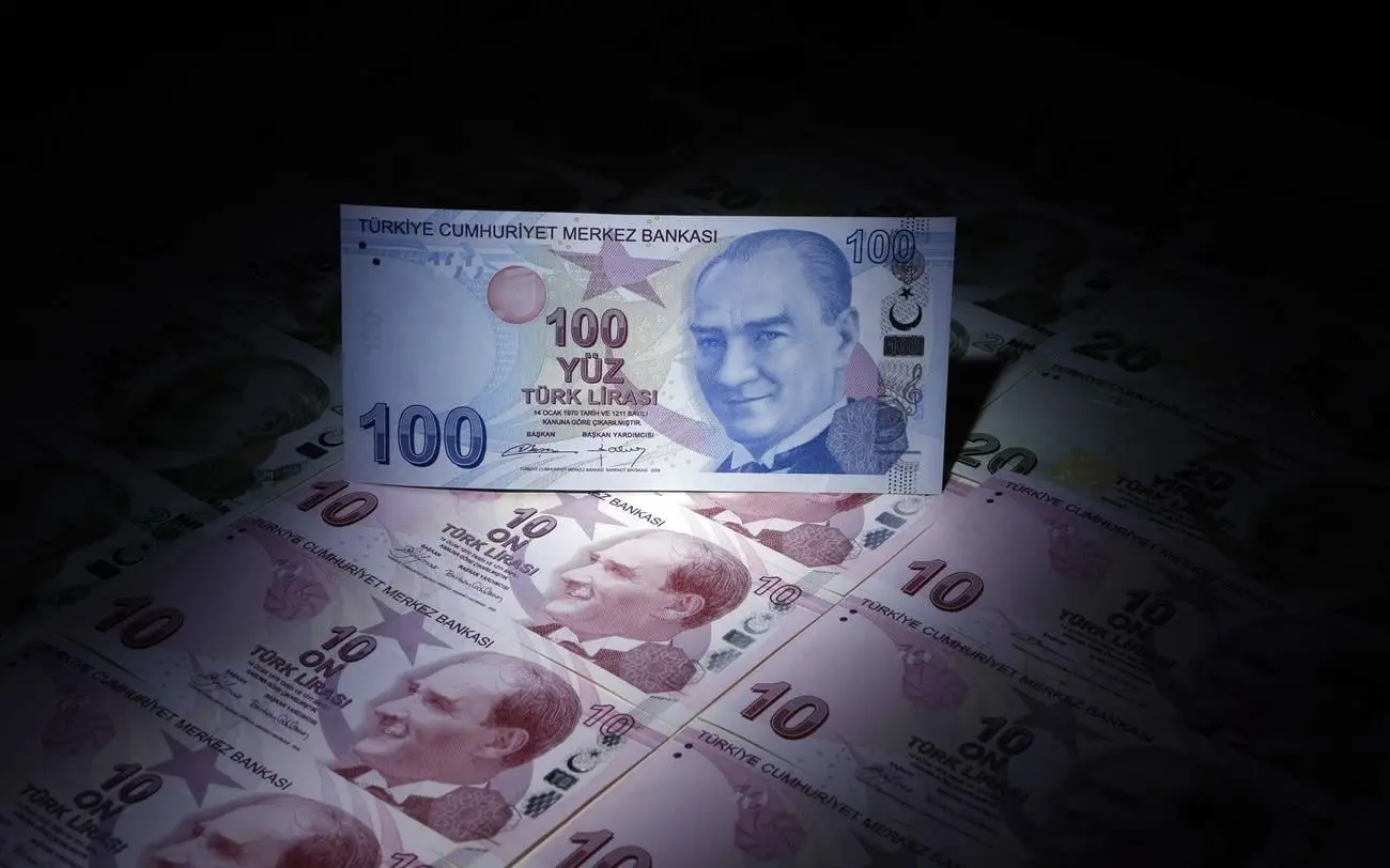 Η μέρα που κατέρρευσε η τουρκική λίρα – Πώς μια οικονομία χάνει την εμπιστοσύνη σε λίγες ώρες
