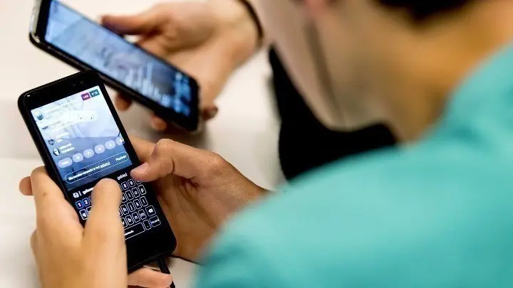 Και η Πολωνία σχεδιάζει την απαγόρευση των social media σε χρήστες κάτω των 15 ετών