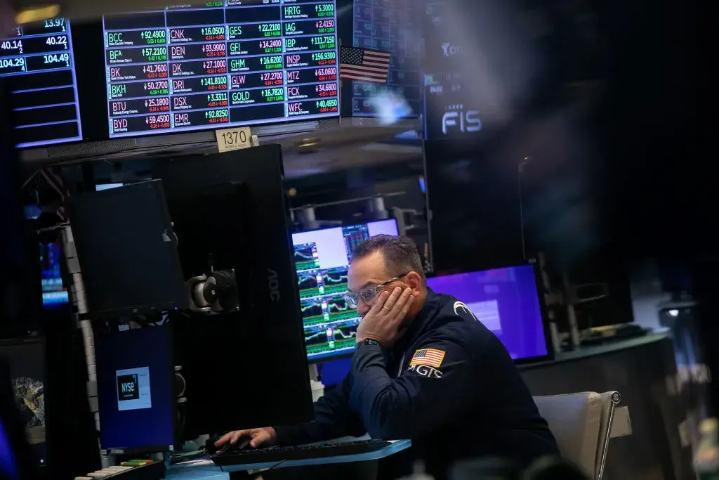 Ομόλογα: Συνεχίζεται το sell-off με φόντο το πετρέλαιο και τα Στενά του Ορμούζ