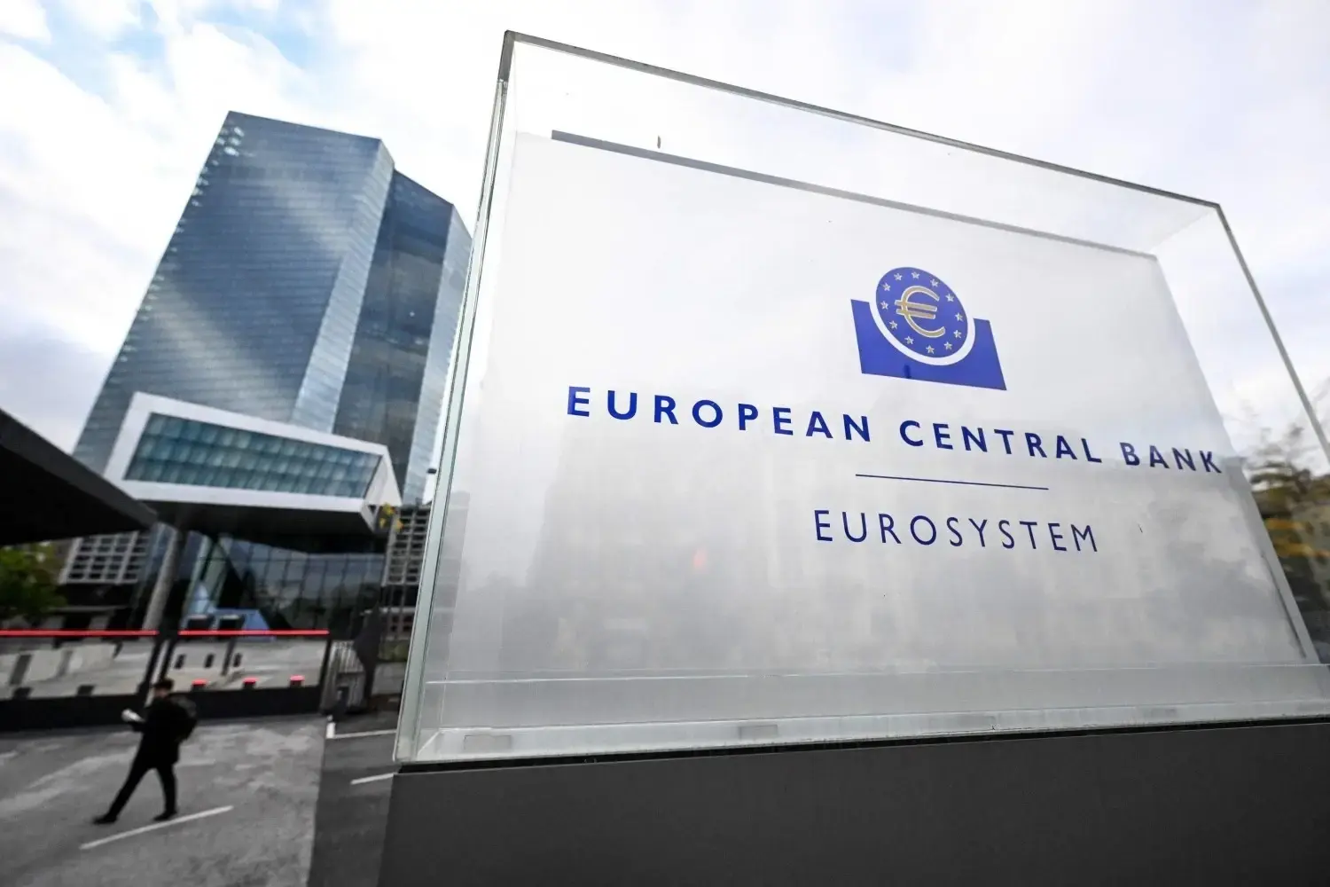 ΕΚΤ: Η κρίση στη Μέση Ανατολή τροφοδοτεί φόβους για νέο πληθωριστικό σοκ στην Ευρωζώνη