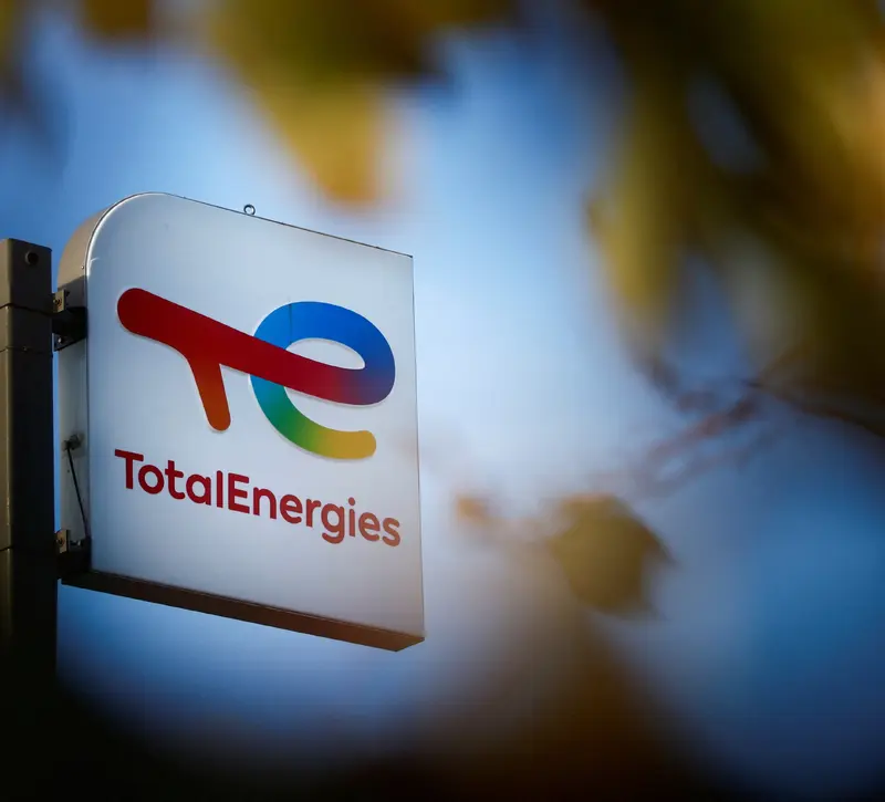 TotalEnergies: «Πατάει γκάζι» σε παραγωγή πετρελαίου, φυσικού αερίου και ηλεκτρισμό – Αύξηση μερίσματος άνω του 5% ετησίως