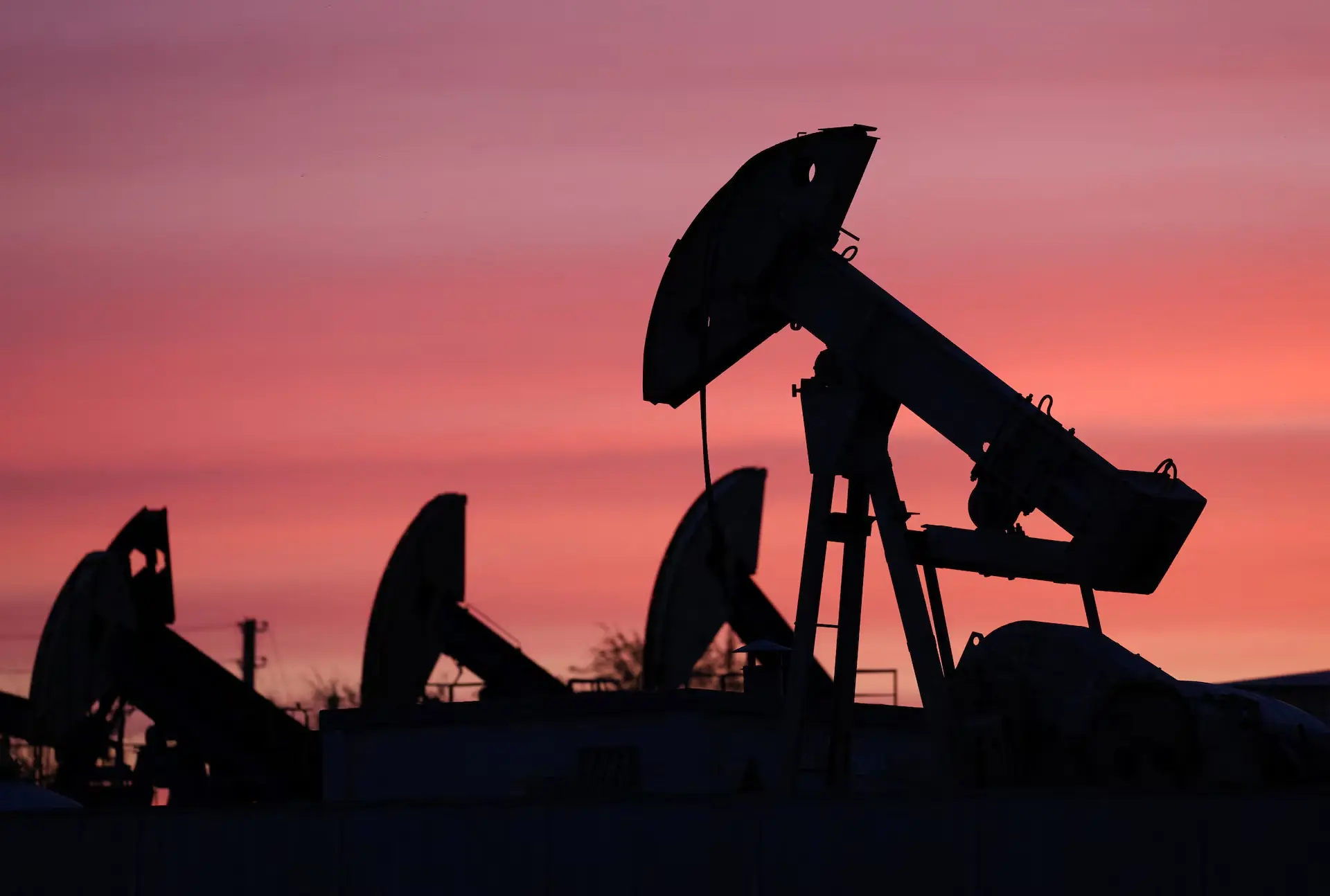 Πετρέλαιο: Πέριξ των $113 το Brent καθώς παραμένουν κλειστά τα Στενά του Ορμούζ