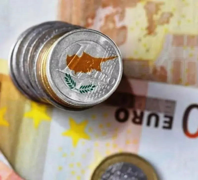 Οι φόροι κρατούν γεμάτα τα κρατικά ταμεία – Πλεόνασμα €552,9 εκατ. το 5μηνο, αυξημένο από πέρσι