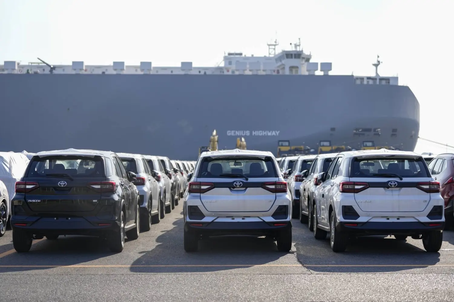 Toyota: Πιέσεις από Κίνα και πόλεμο πλήττουν τις πωλήσεις