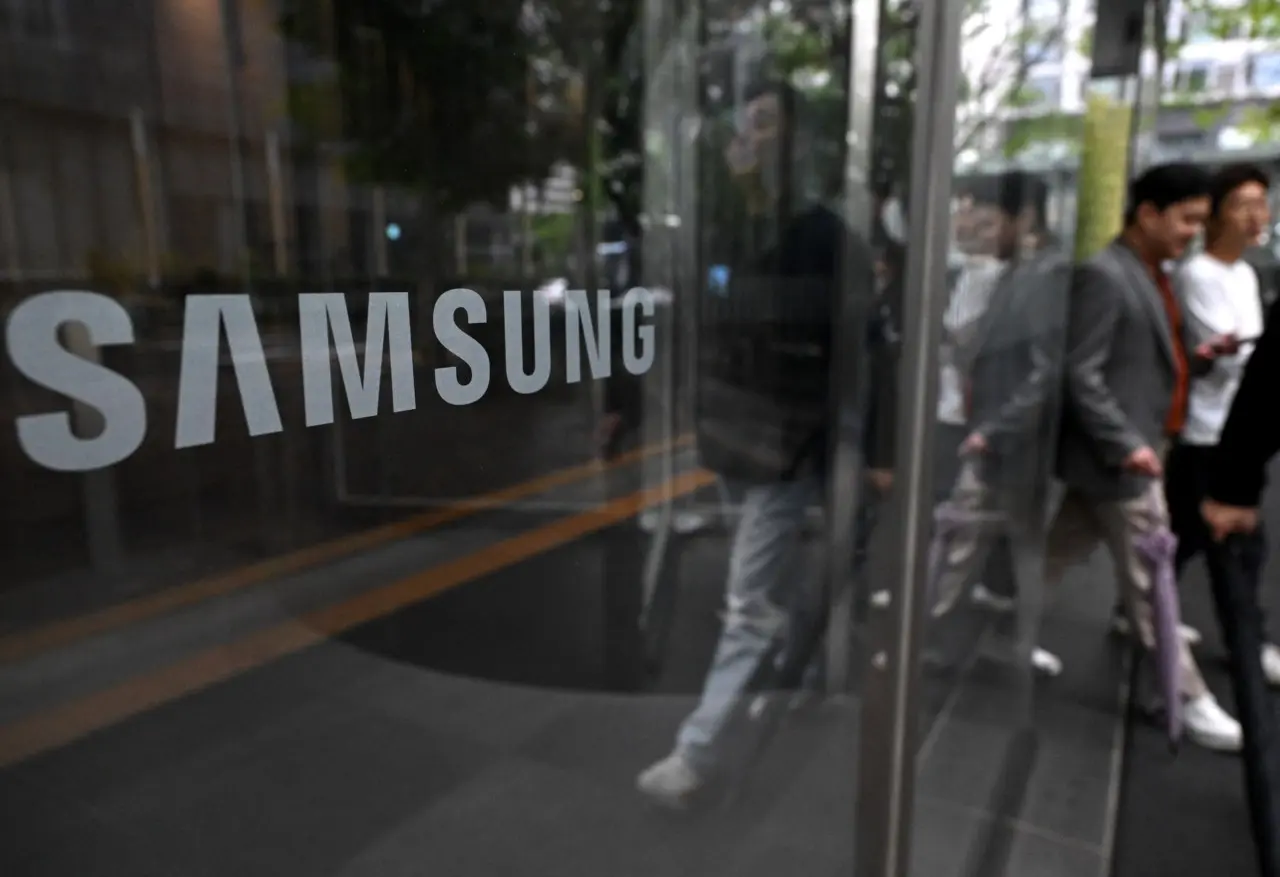 Samsung: Εκτίναξη 250 φορές στα κέρδη των chips λόγω AI – Προειδοποιεί για μεγαλύτερες ελλείψεις μνήμης
